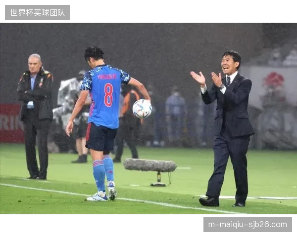 日本队整体传控战术成熟，森保一如何解决锋线终结能力不足是关键。